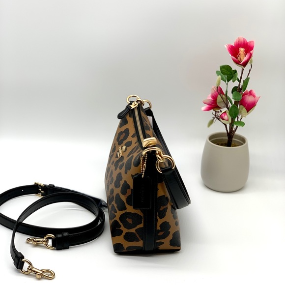 Coach Shoulder Bag With Leopard Print - Picture 5 of 16